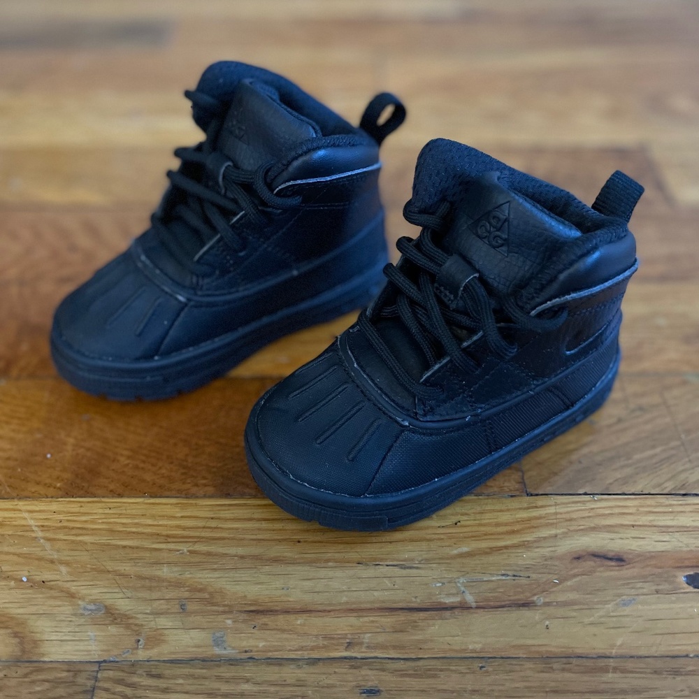 Nike Woodside 2 High ACG ALL Black Kids Size 6